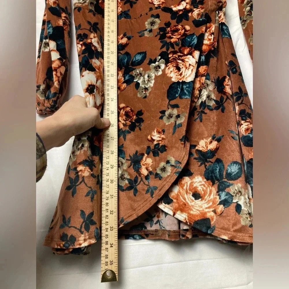 Peach love California floral long sleeve tie thru dress woman’s medium - Picture 7 of 7